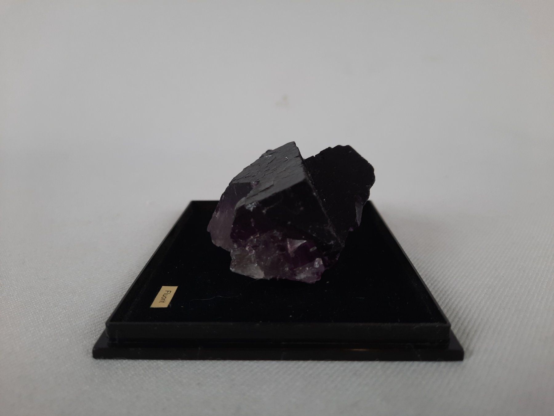 Minerali & Pietre curative: Violetter Fluorit, ca. 60 x 40 x 30 mm – Usato da Beinwil am See venduto da Restwert_Beinwil 2