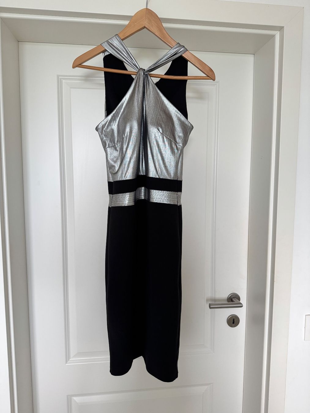 Kleider: Robe années 90 stretch noire argentée – Gebraucht aus giffers von sev_c9x9 3