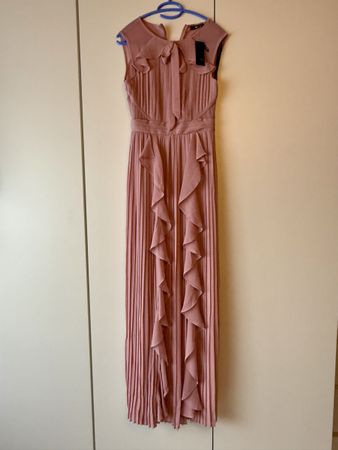 Neuwertiges Abendkleid von Tnfc, Grösse 38