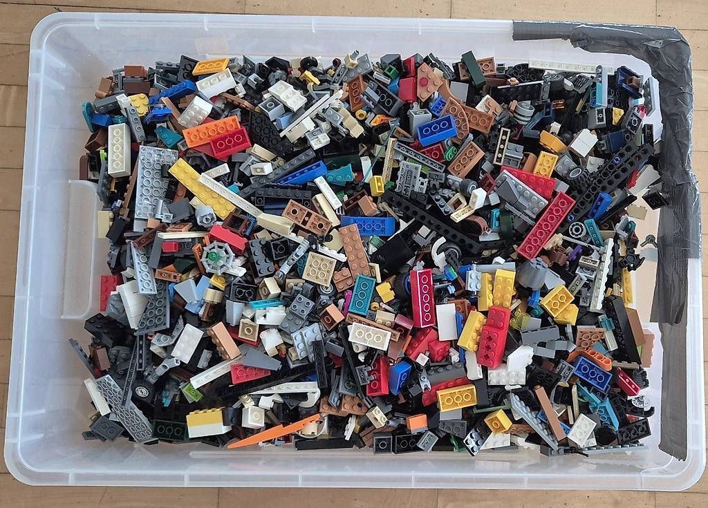 Giocattoli: 13.3kg Legos – Usato da Rain venduto da Claudi8