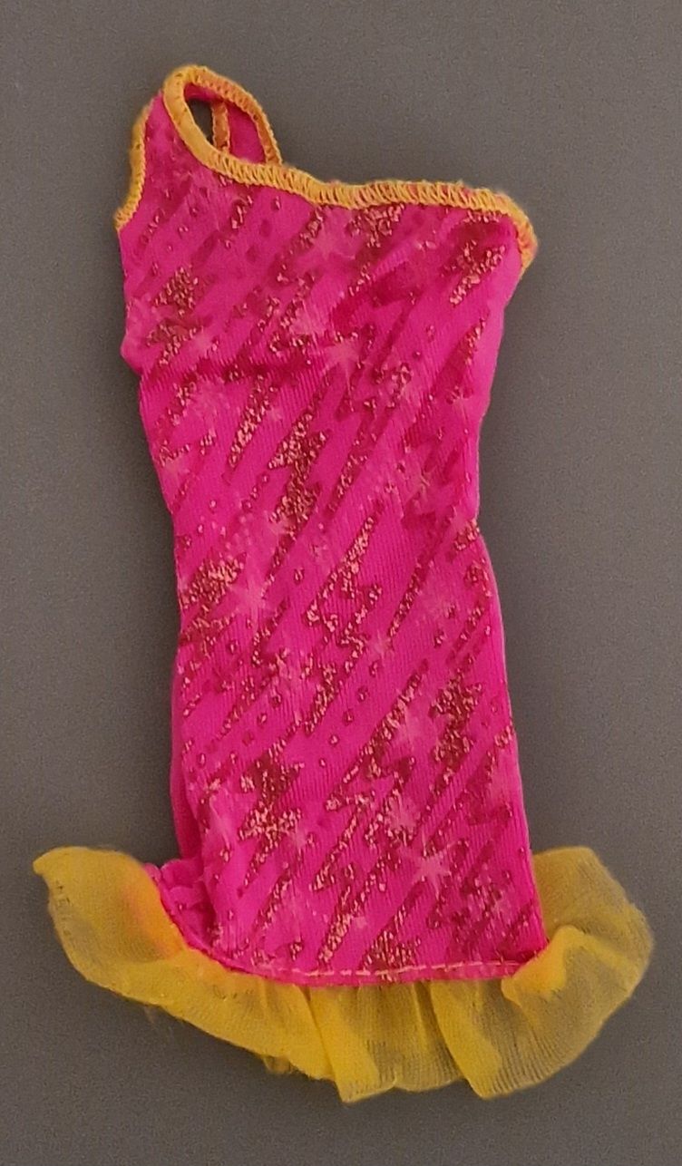 Bambole: Robe pour Barbie – Usato da Couvet venduto da Pioune