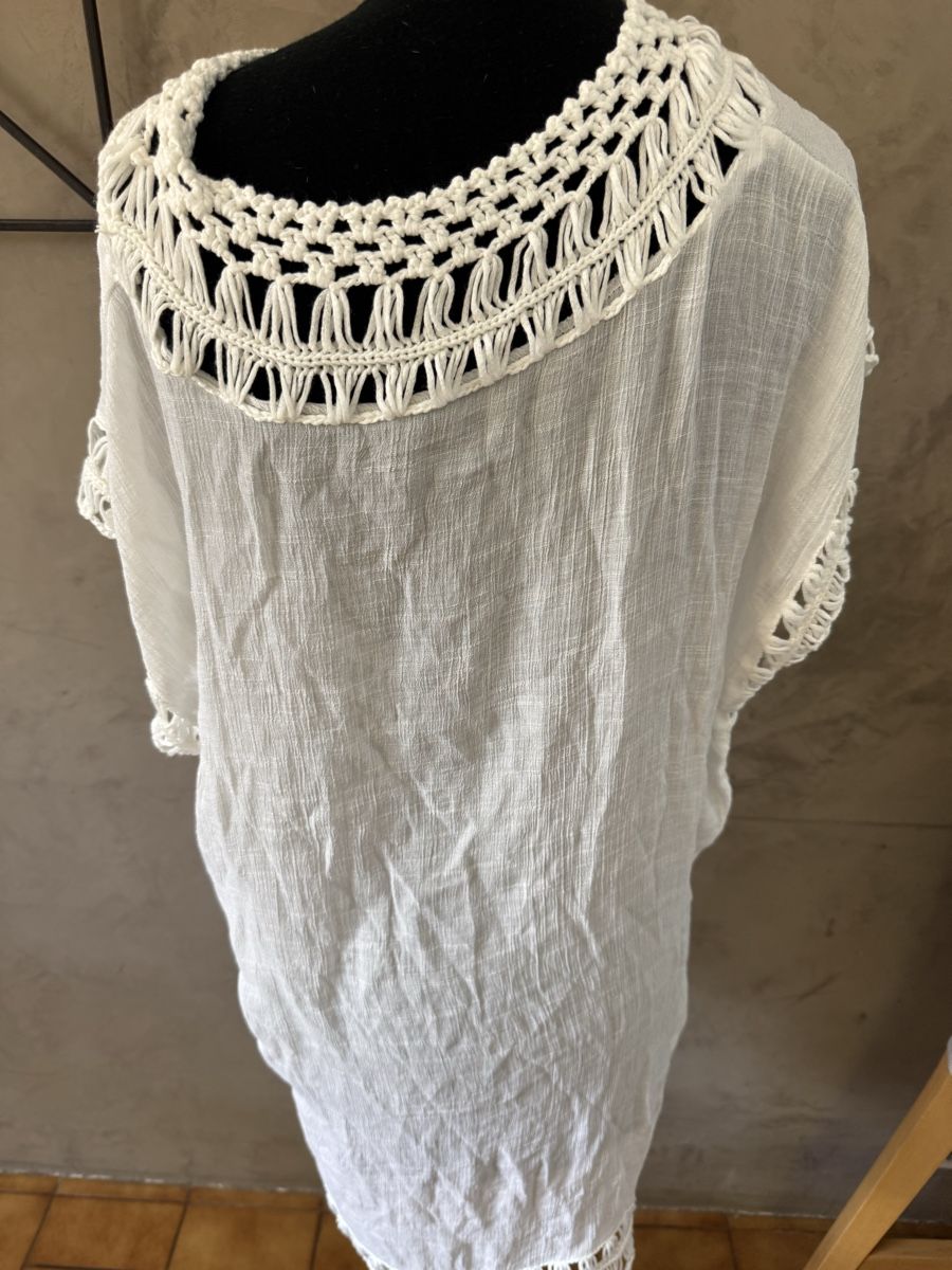 Shein Tuniken: Shein Curve, Tunique blanche Marina – Gebraucht aus Veyrier von kimedovapa 1