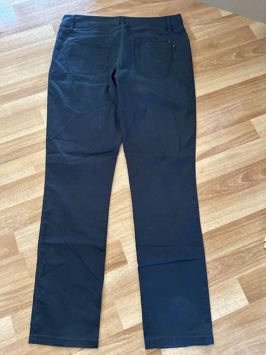 Hallhuber Pantaloni: Hallhuber Basic Hose, Gr. 40, schwarz einf. Bundweite 40 cm – Usato da St. Gallen venduto da mai_2lcj 2