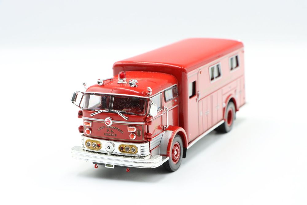 Mack C Rescue Box 1960 1:50 Signature Models (Defekt) in Bühl b.Aarberg ...