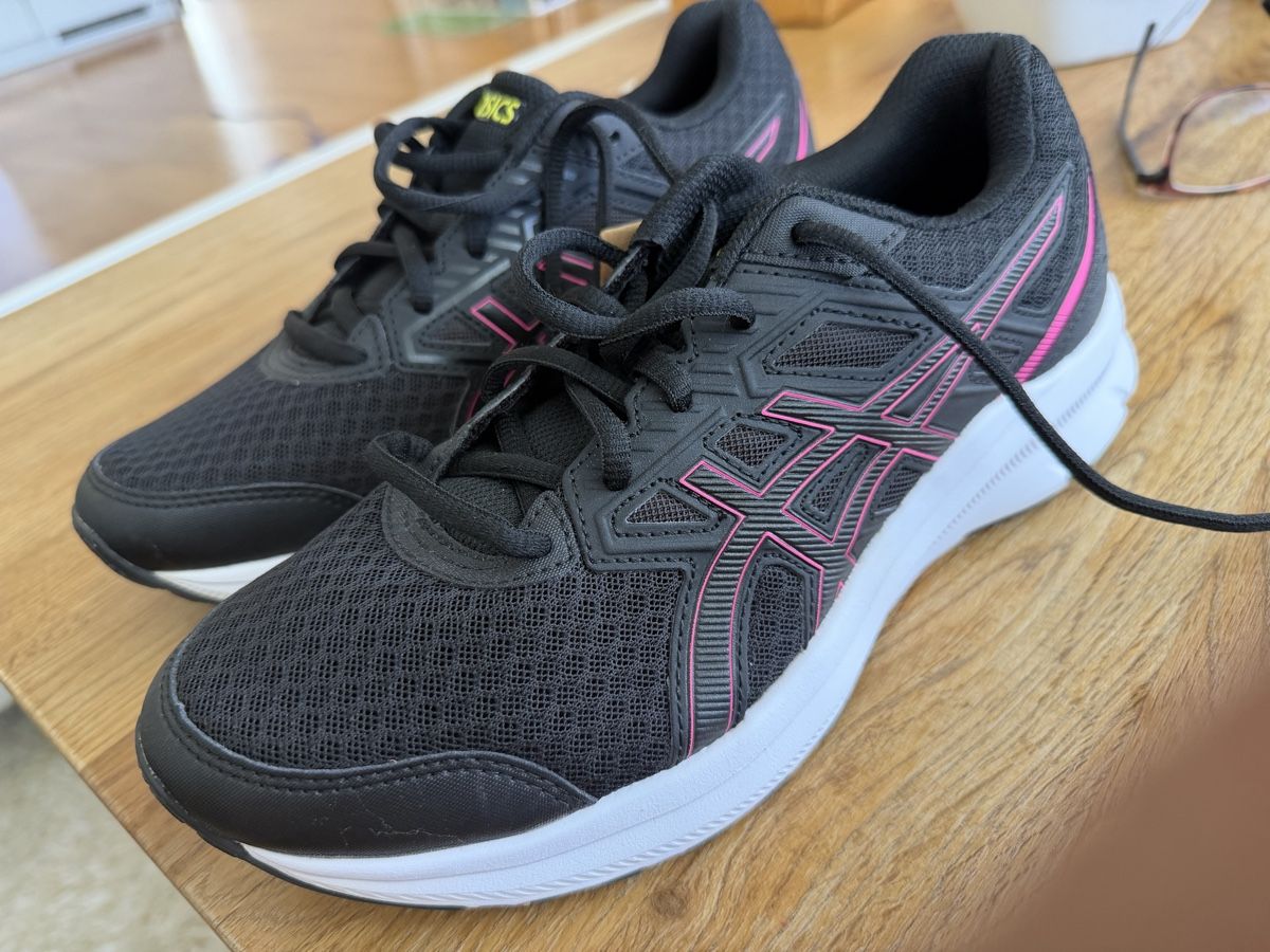 Asics Scarpe da donna: Asics Womens Running Sneakers gr 40 – Nuovo (secondo la descrizione) da St.Gallen venduto da bubo2008