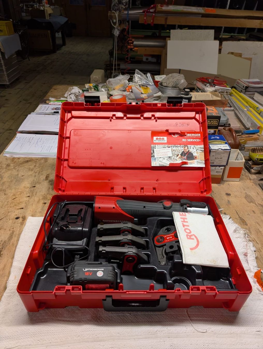 Rothenberger Tutti gli attrezzi: Rothenberger ROMAX 3000 Set inklusive 4 Pressbacken – Usato da Fribourg venduto da mikedust
