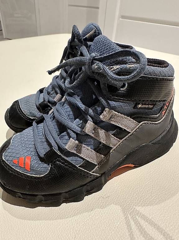 Scarpe per ragazzi: Adidas Terrex Gr 24 blau, schwarz, mid – Usato da Bernex venduto da ver_268v 2