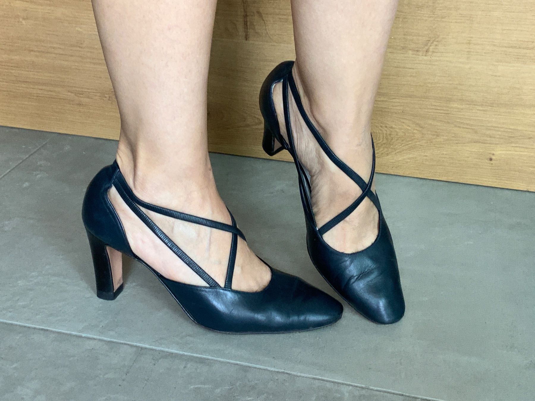 Scarpe da donna: Chaussures blue à talons taille 38 – Usato da Le Grand Saconnex venduto da Enrica01 1