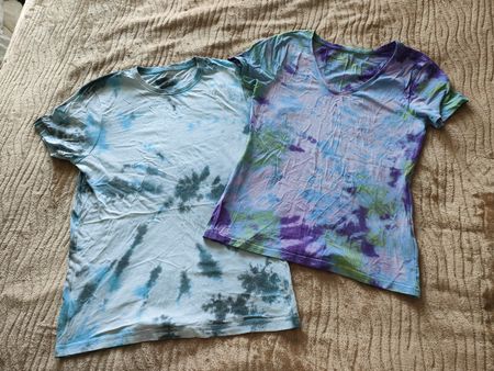 Coole Sommer T-Shirts im Batik-Look, Gr. M