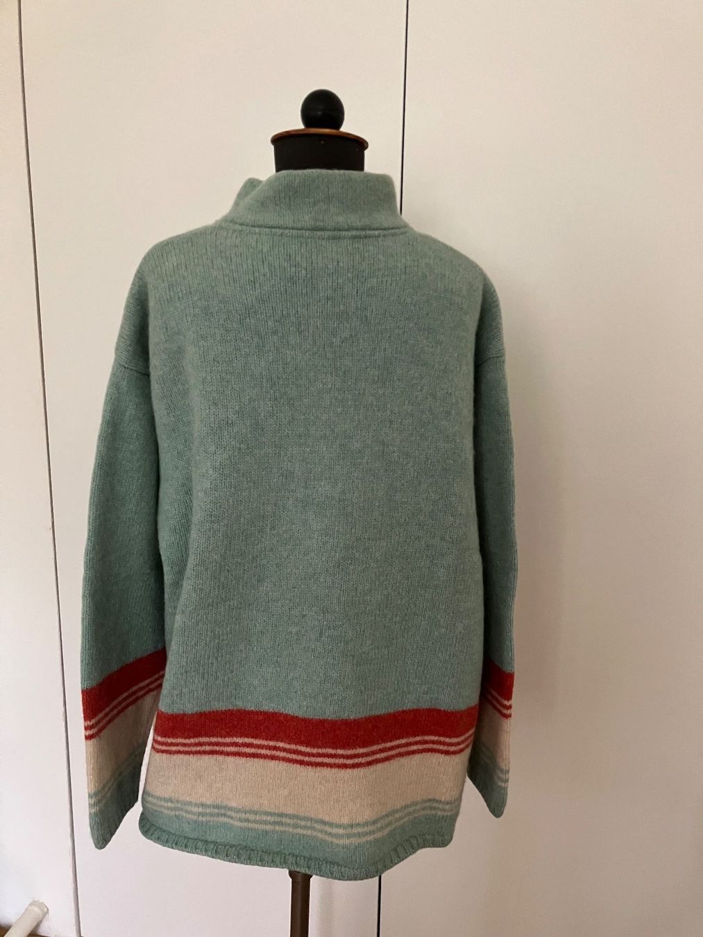 Sisley Jacken: Sisley Strickjacke Mint mit Muster – Gebraucht aus Lenzburg von ann_8hmk 1