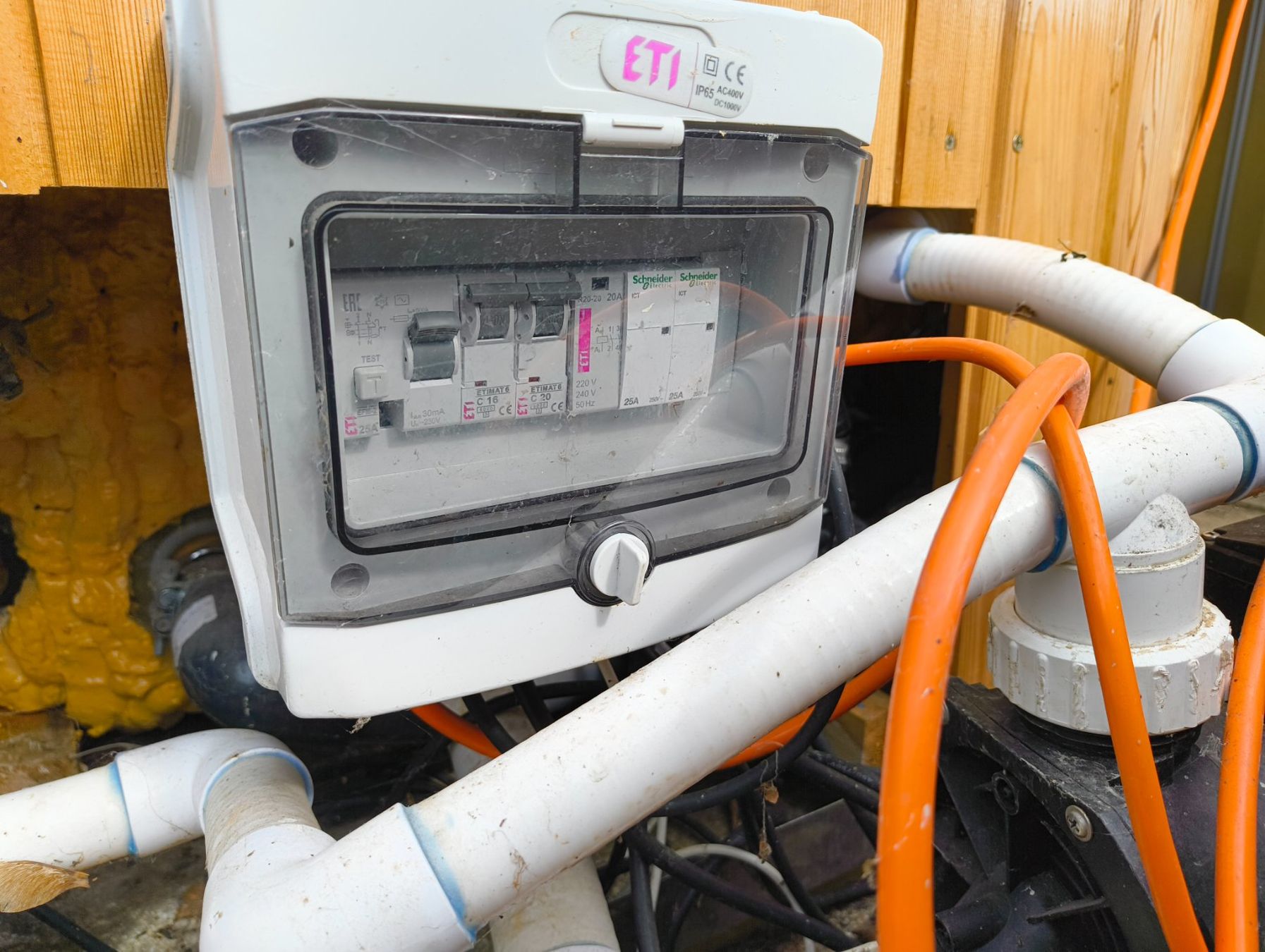 Whirlpool: Hot-Pot, Badefass, Whirlpool, Jacuzzi – Gebraucht aus Sevelen von Novo0010 5