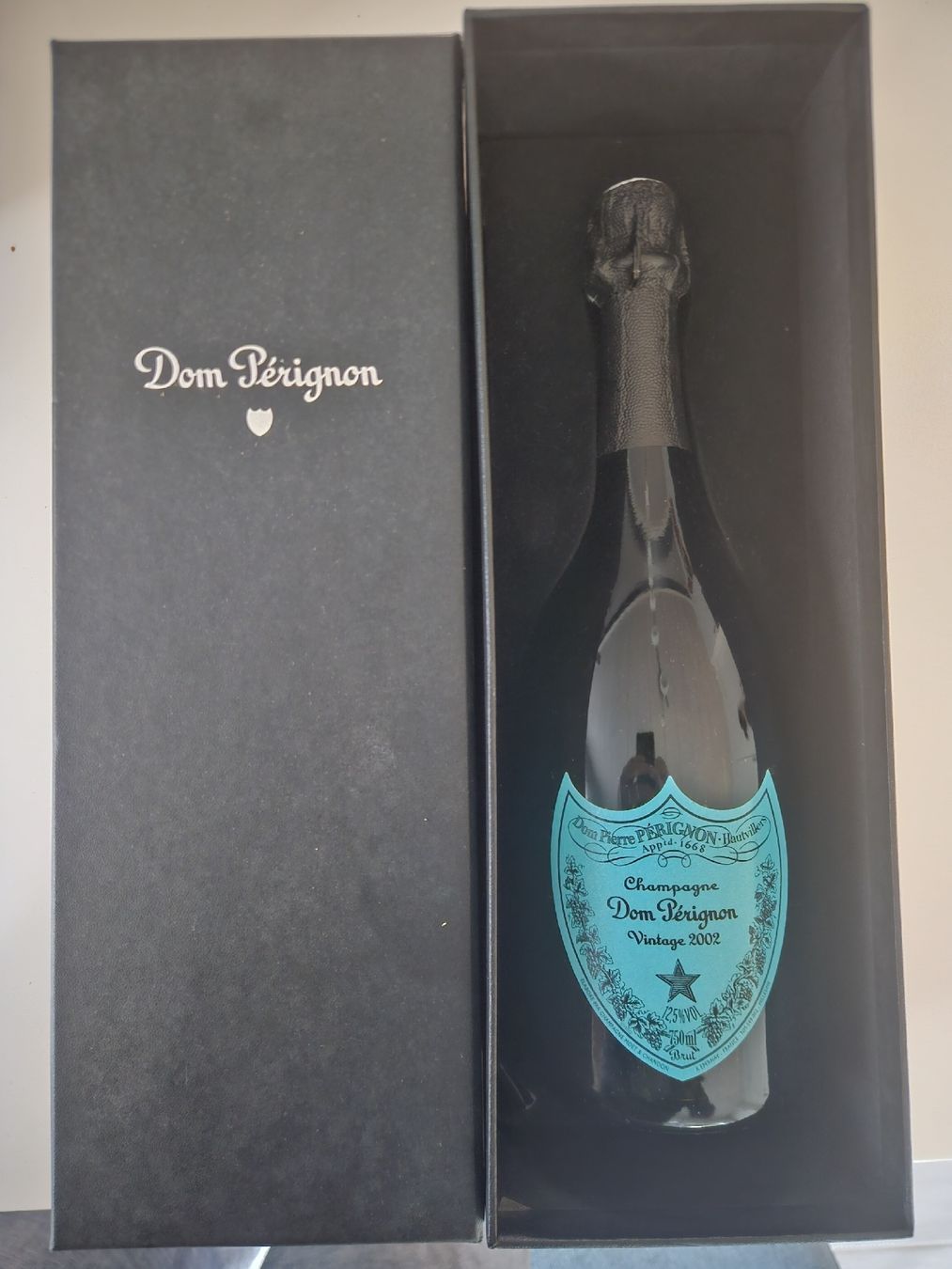 Wein: Champagne Dom Pérignon Special Edition Andy Warhol 2002 – Neu und originalverpackt aus Onex von fre_gd9f 1