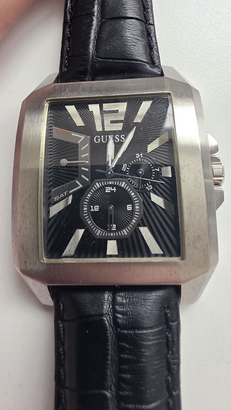 Guess Uhren: GUESS Uhr Herren, Typ 13075G1 – Defekt aus Bergdietikon von Burberry5 1