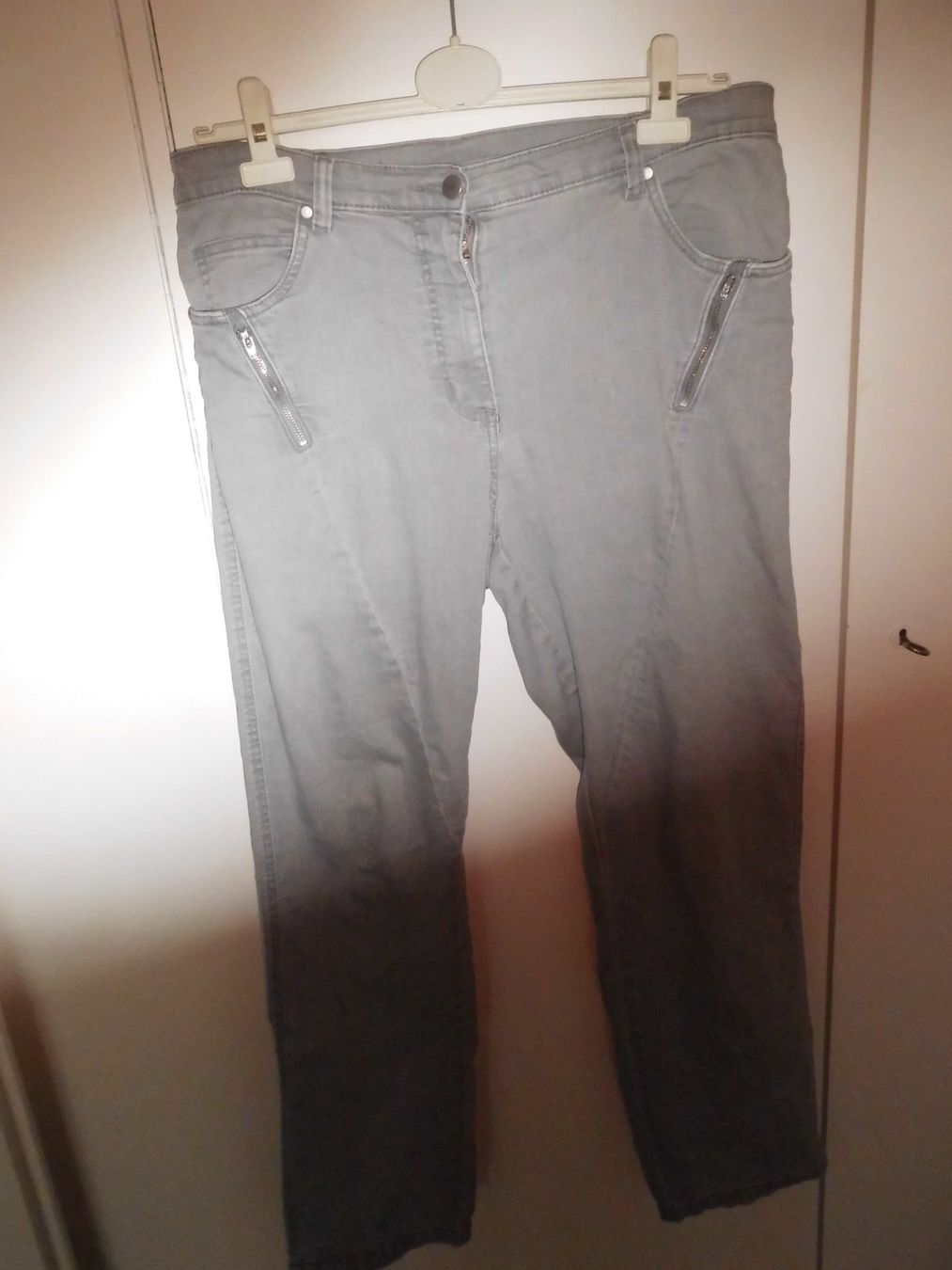 Jeans: Jeans gris T. 44 – Usato da Marin-Epagnier venduto da Madja