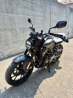 Honda CB300R 4188 km   Encore sous garantie Honda