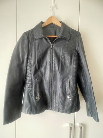 Elegante Damen Kunstlederjacke, neuwertig, Grösse 40, TCM