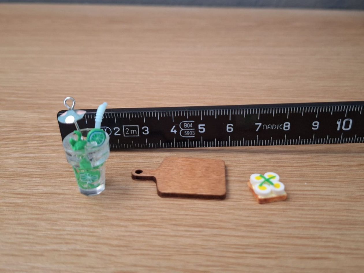 Case e mobili per bambole: Mojito mit Cocktailschirmchen und Canape – Nuovo (secondo la descrizione) da Zürich venduto da HandmadeTinyFood 1