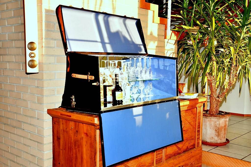 Ladenausstattungen & Messebau: Hausbar  – Gebraucht aus Winterthur von Erich48 3