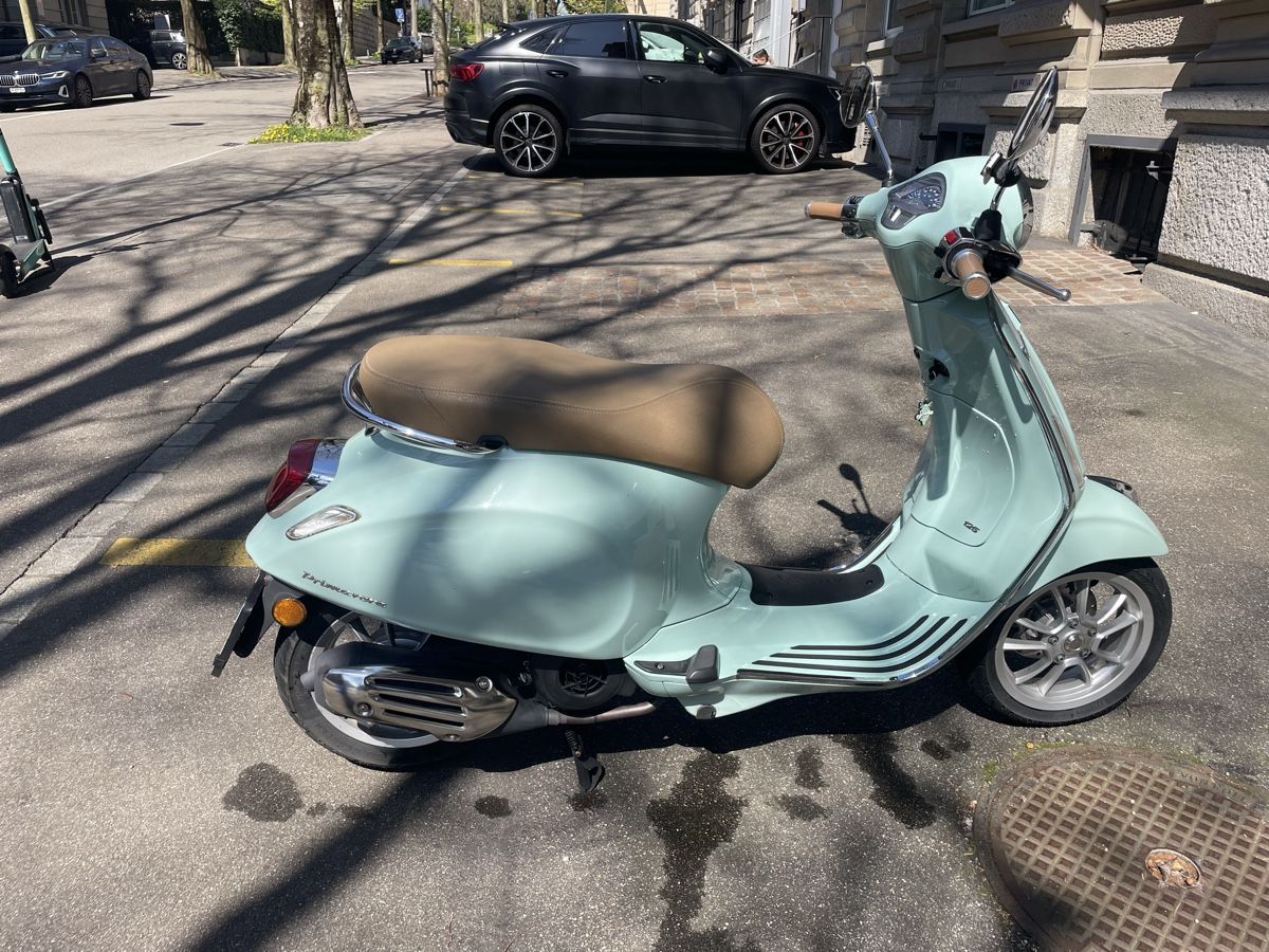 Strada: Mintfarbene Vespa Primavera 125 – Usato da Zürich venduto da Matteo-Zurich