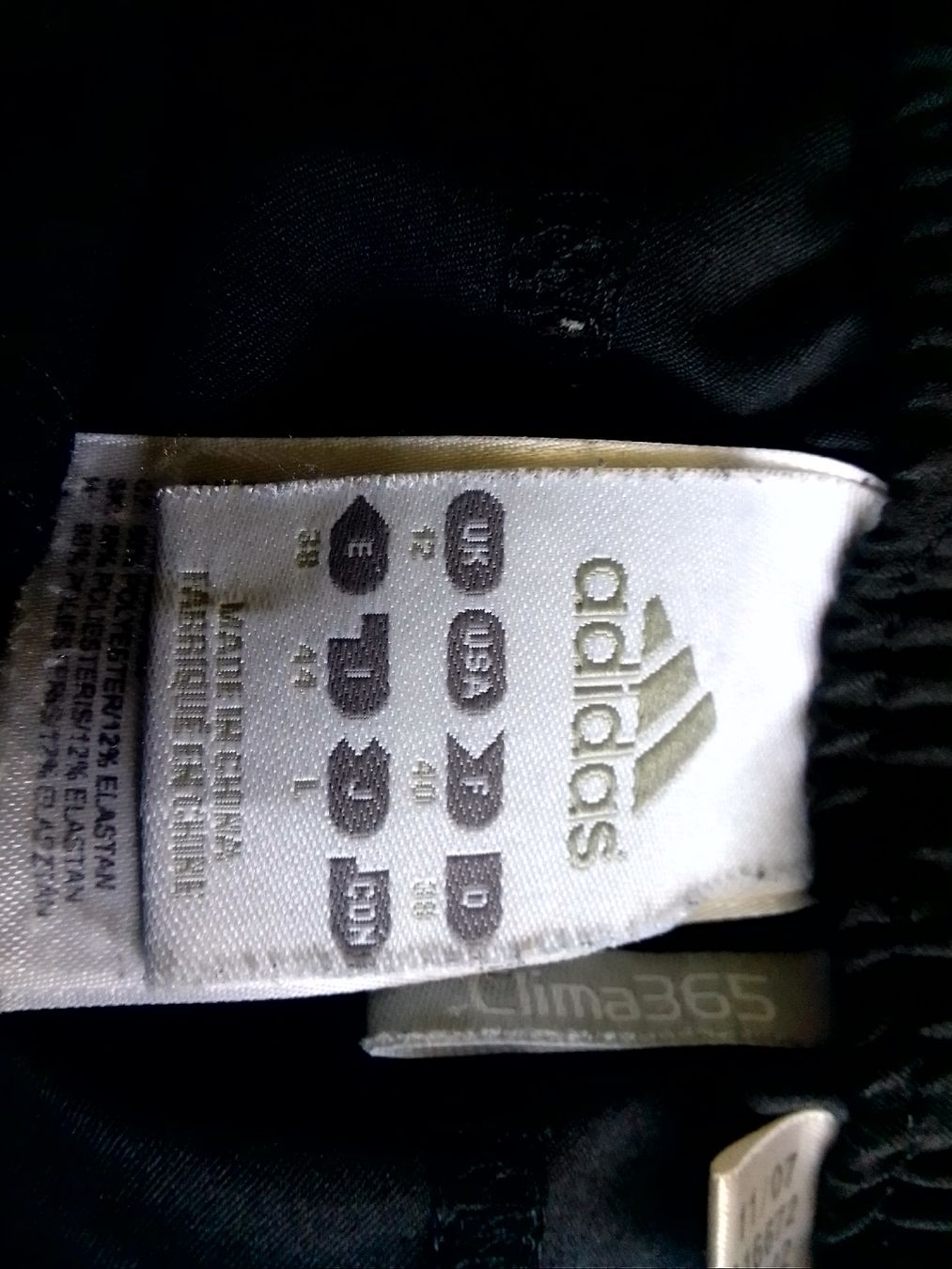 Lotti di vestiti: kurze Hose adidas in schwarz – Usato da Boudry venduto da sfofana 2