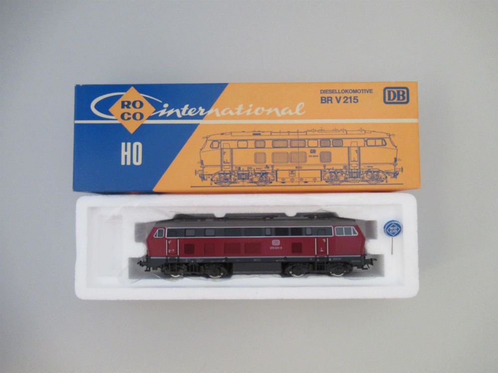 Locomotive diesel Roco H0 BR 215 - Modélisme