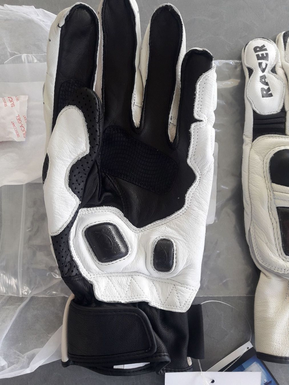 Altri accessori da uomo: Neu/ Umbra/ 2XL/ 70% – Nuovo e nell'imballaggio originale da Adlikon b.Regensdf venduto da attila63 1