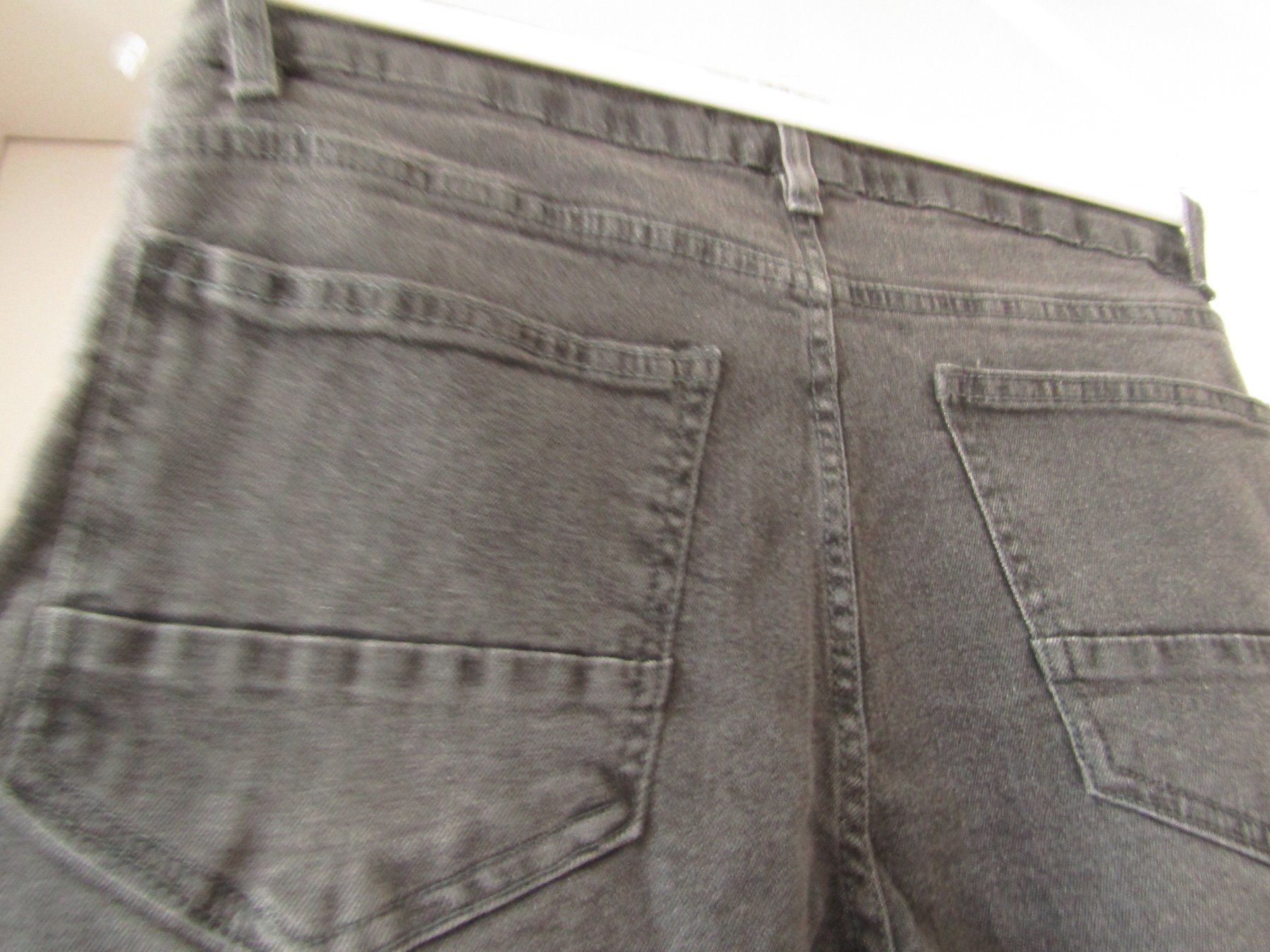 Jeans: Jeans dame NEUF,  taille 42 – Nuovo e nell'imballaggio originale da Delémont venduto da mamygateau 2