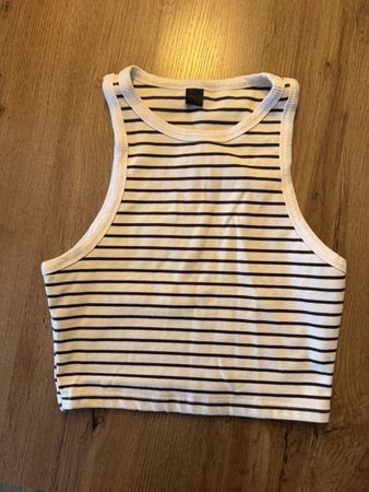 Gestreiftes Tank Top - perfekt für den Sommer!