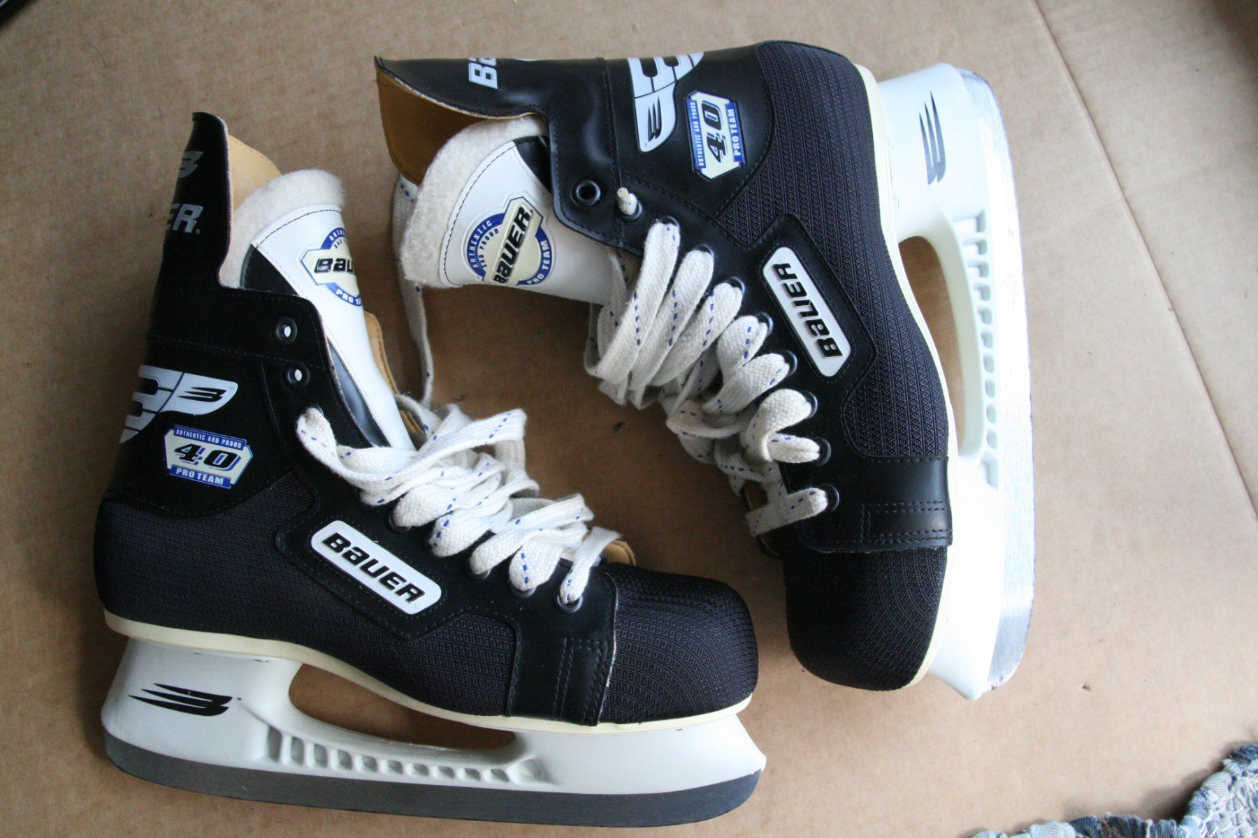 Bauer Schlittschuhe: BAUER SCHLITTSCHUHE PATINS A GLACE 41 EU – Neu (gemäss Beschreibung) aus Develier von Syncope
