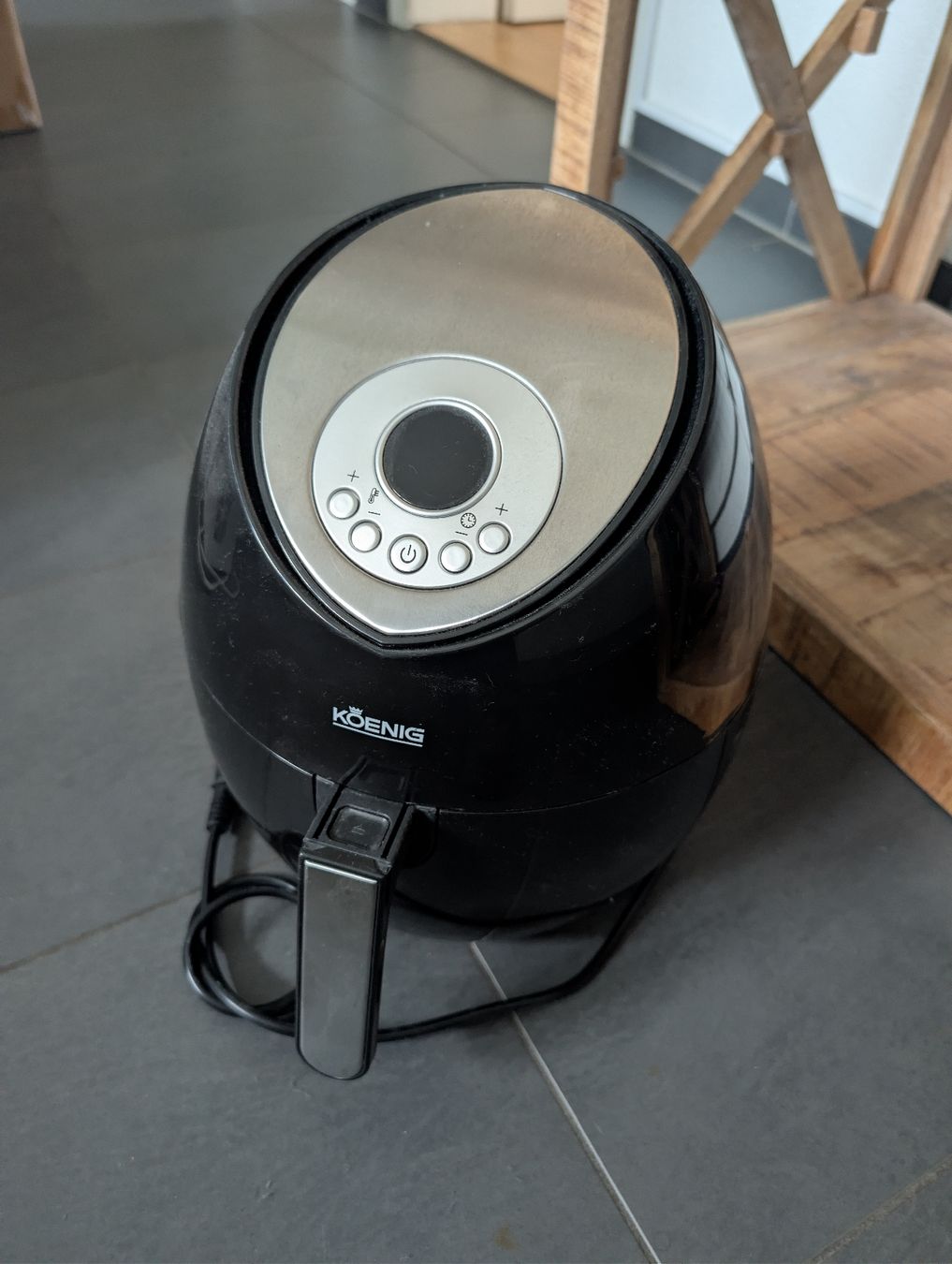 Komplettküchen: Air fryer + Eier kocher für 1.- – Gebraucht aus Effretikon von Luca-S