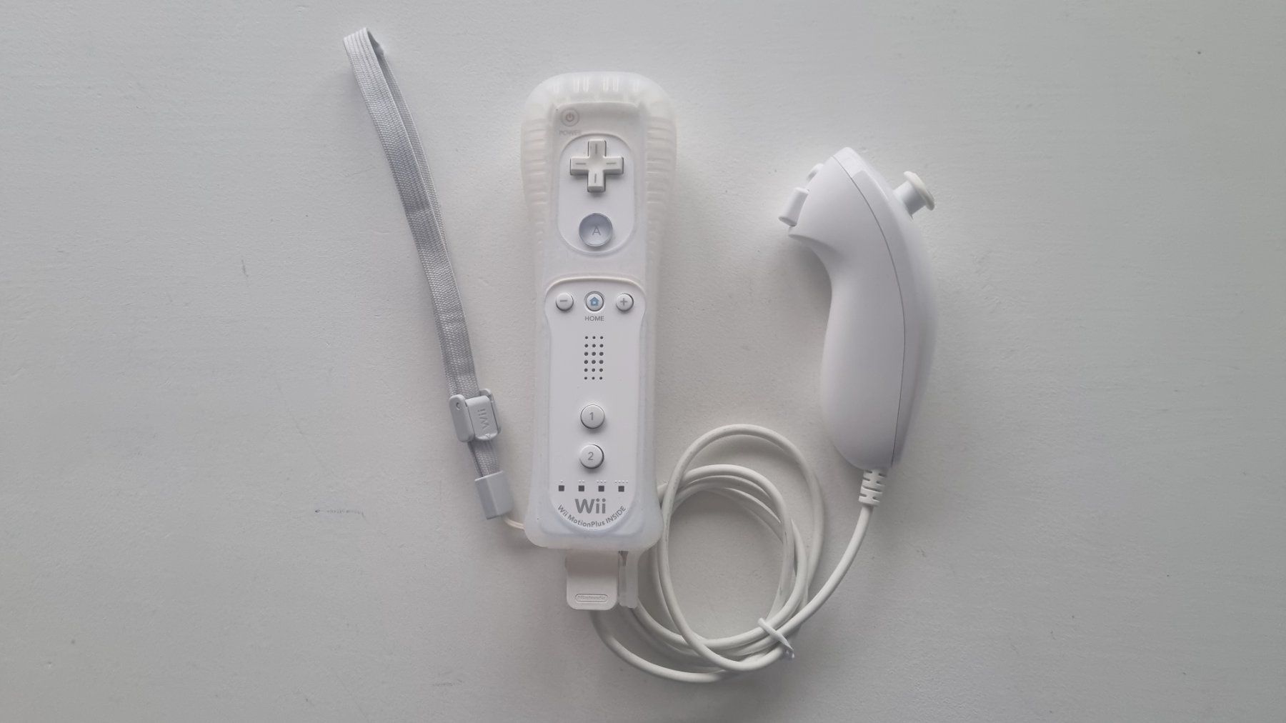 Controller: Original Nintendo Wii Controller Weiß Motion Plus INSIDE – Usato da Birsfelden venduto da val_d9c2