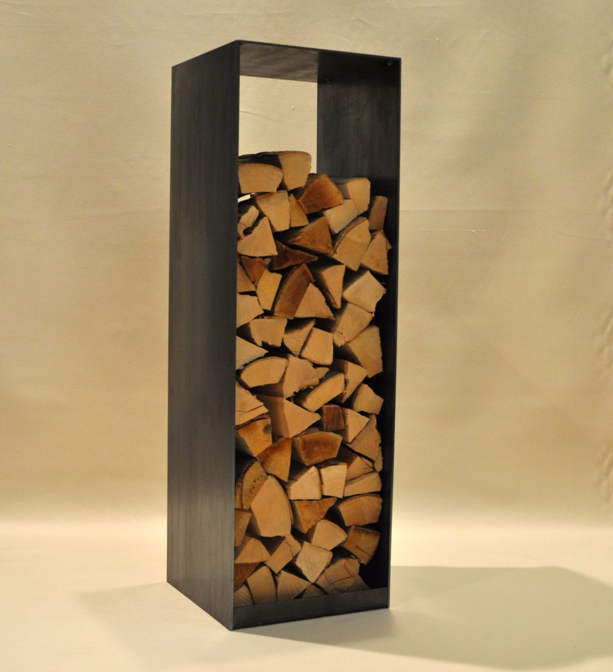 Articoli in legno: Brennholzturm – Nuovo e nell'imballaggio originale da Läufelfingen venduto da b-form 1