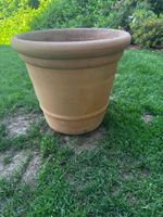 Blumentopf der Marke Ravel aus Terracotta.