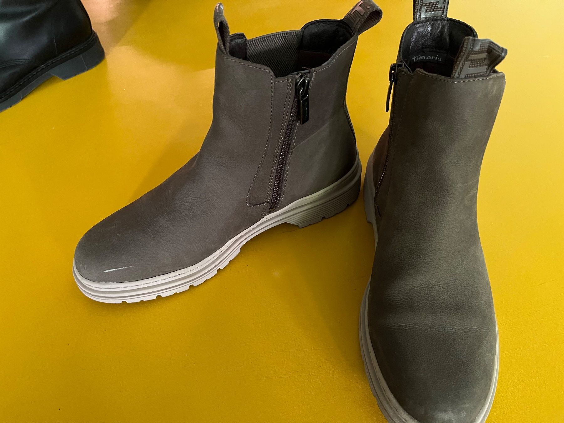 Tamaris Scarpe da donna: Bottines Tamaris p.40 – Usato da Biel-Bienne venduto da Doriskoloris 1
