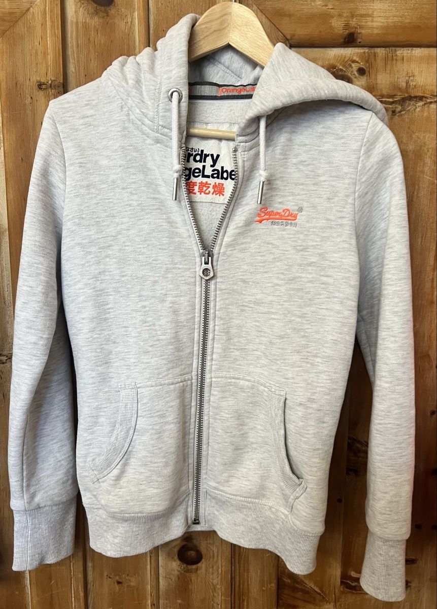 Superdry Giacche: Superdry Kapuzenjacke Gr.36, hellgrau, neuwertig – Usato da Scuol venduto da ricos81