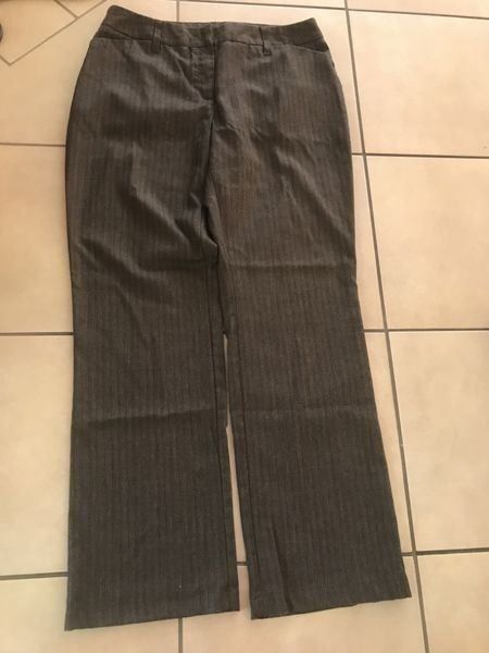 Hosen: Damen Hose elegant 40 – Neu (gemäss Beschreibung) aus Bergdietikon von antovale