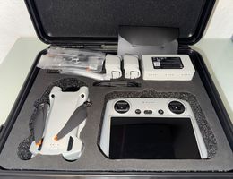 DJI Mini 3 Pro mit RC Controller + Fly More Kit + Hardcase