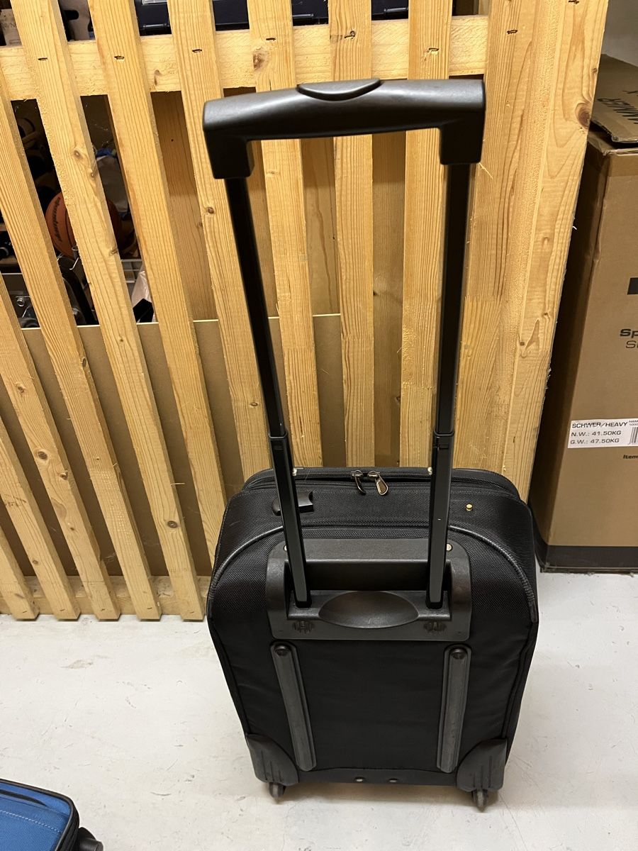 Valises de voyage: Rollkoffer – D'occasion à Wallisellen par Trish44 1