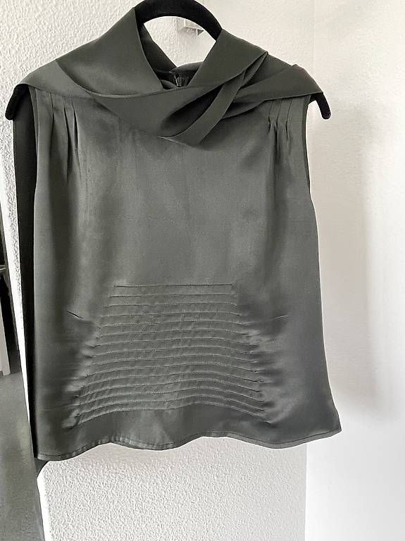 Tops: Morgan Le Fay, Seidentop Gr L – Neu (gemäss Beschreibung) aus Kilchberg ZH von familiy