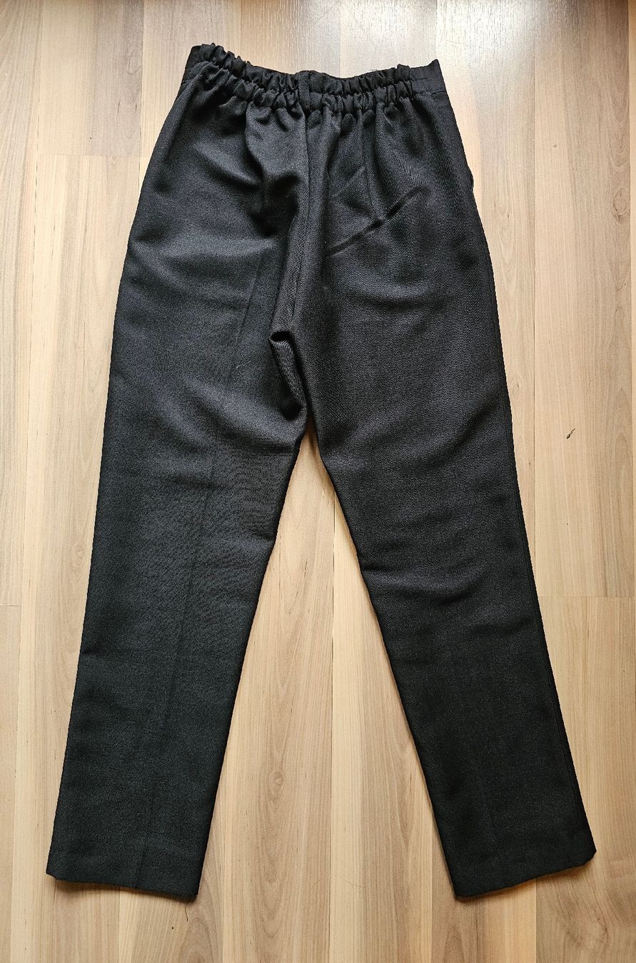 Completi: Anzugshose Gr. 128 – Usato da Jaun venduto da astix 1