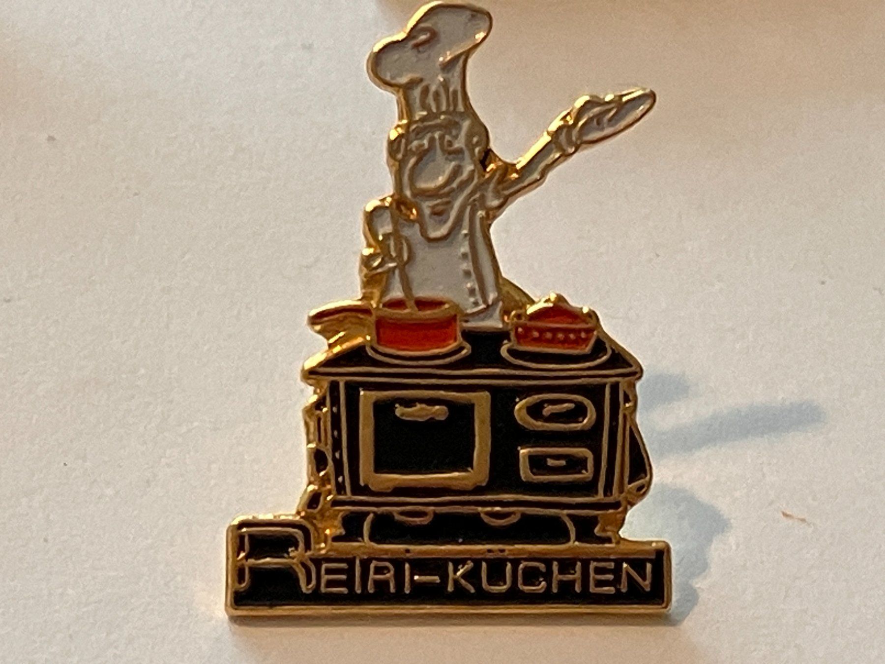 Placchette & Badge: 1 Pin Reiri Küchen – Usato da Basel venduto da djwwpp