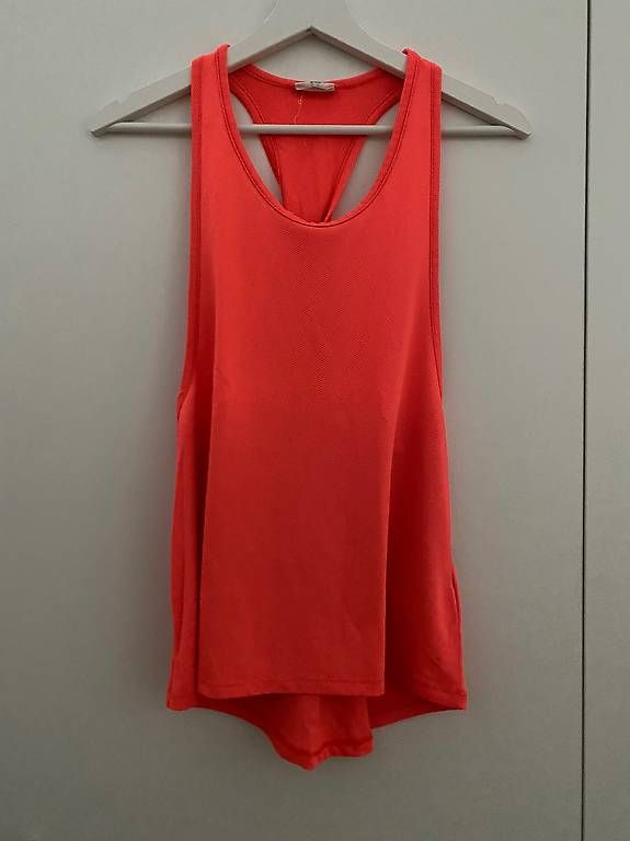 Top: Sport Tops Grösse S 2 Stk. – Usato da Dachsen venduto da Jay_3