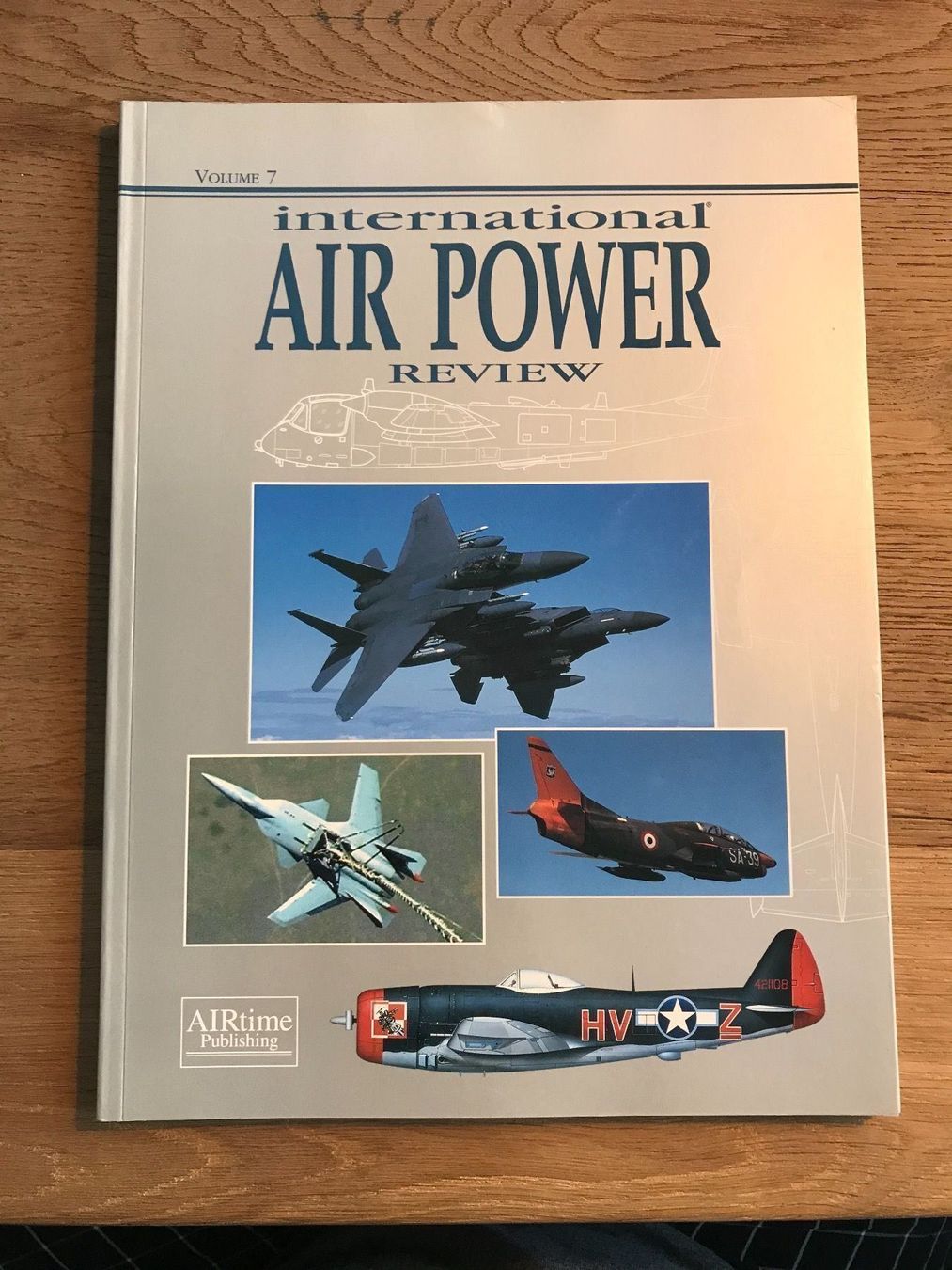 Bücher: international AIR POWER - Volume 7 – Gebraucht aus Kloten von leom_2012