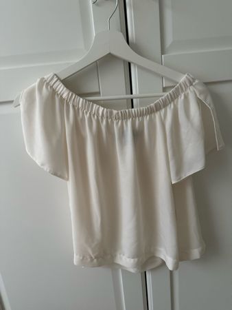 Damen Bluse Off Shoulder Weiss Grösse 34 neuwertig