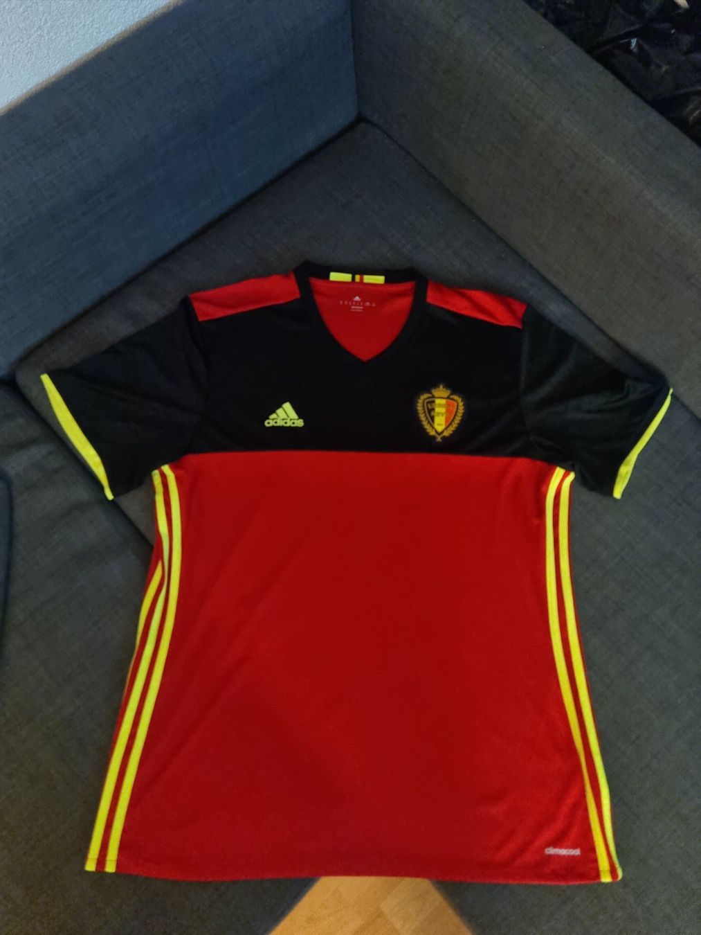 Adidas Canottiere & Pantaloni: BELGIEN Home Trikot 2016 – Nuovo (secondo la descrizione) da Hägendorf venduto da vog_shl7