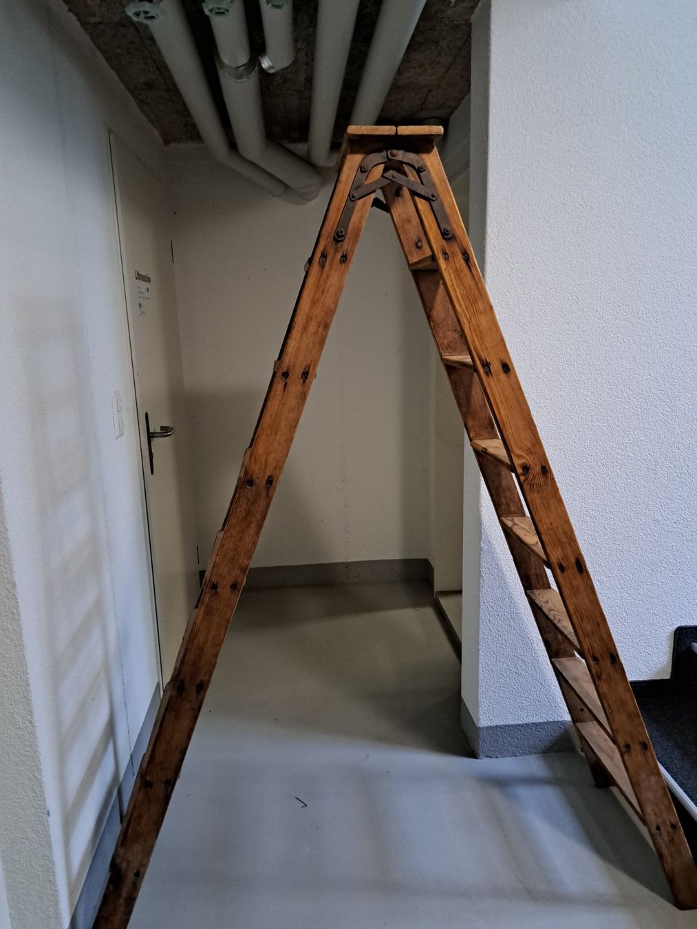 Scale: Alte Holzleiter Klappbar – Usato da Urdorf venduto da luz_rqd7 1