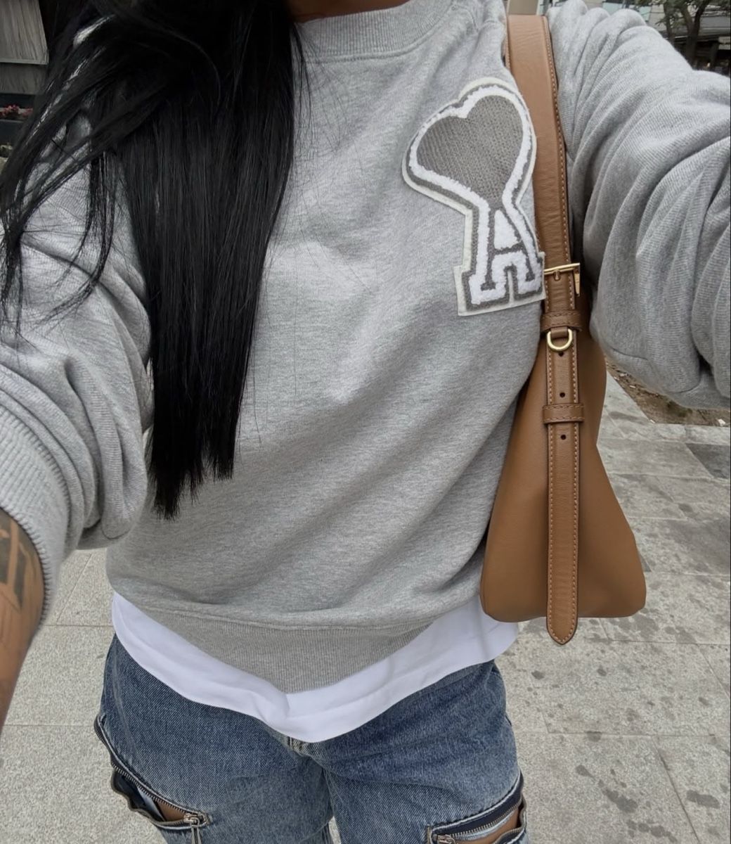 Pulls & Sweat-shirts: Ami Paris Pullover mit grossem "Ami de Cœur" Logo Gr.S – Neuf (Voir description) à Affoltern am Albis par Vsyra 3