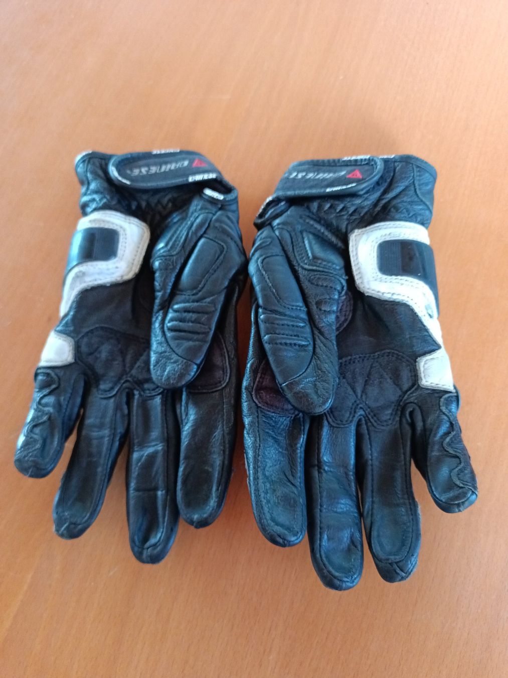 Dainese Handschuhe & Handstulpen: Dainese Motorradhandschuhe Grösse 8/S – Gebraucht aus Bischofszell von kro_ykt6 1