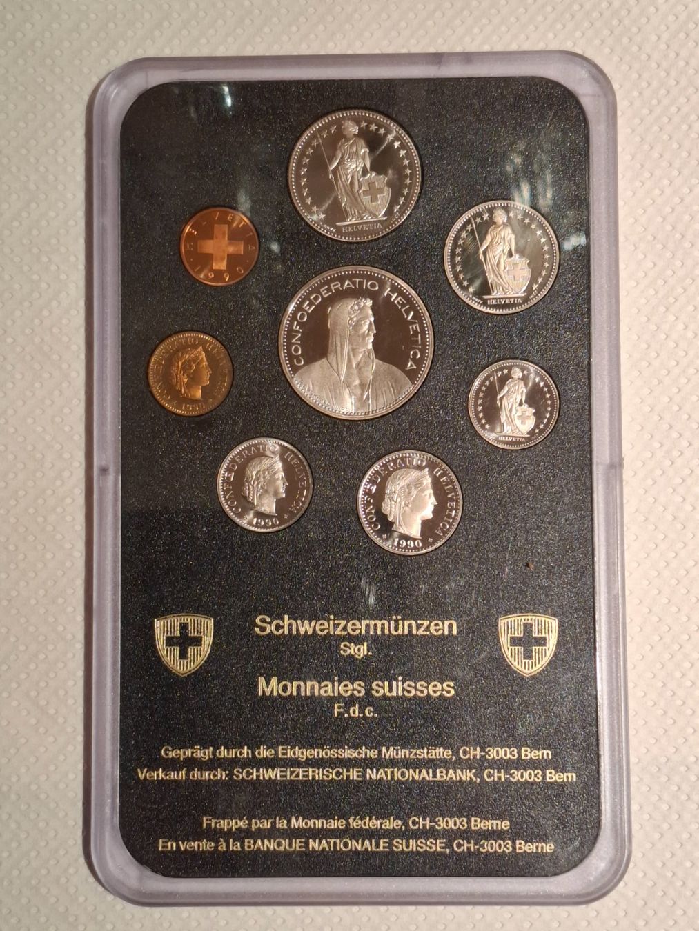 Tutti le monete: Münzsatz / Jeu de monnaie 1990 – Nuovo e nell'imballaggio originale da Neuchâtel venduto da Grandloupblanc