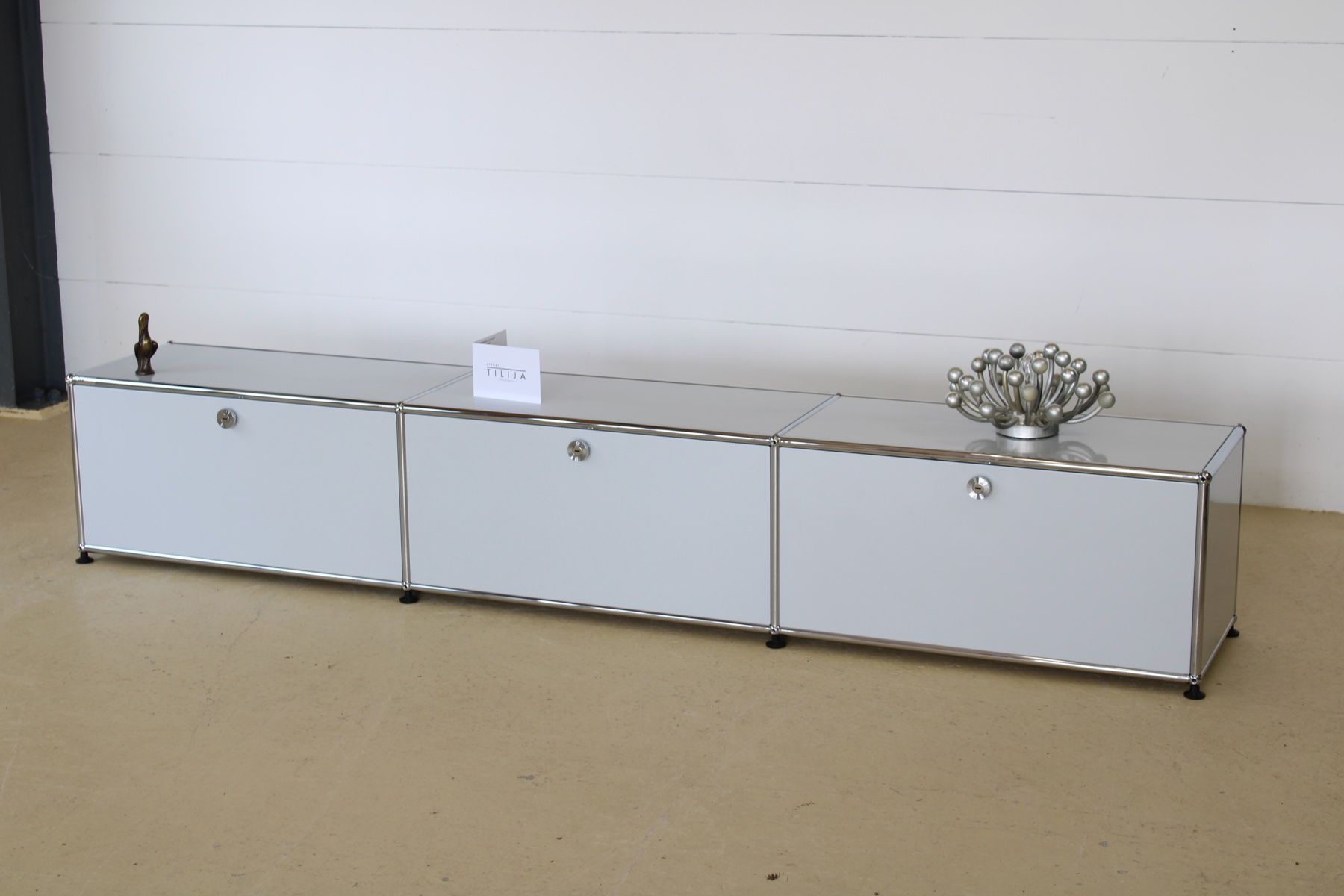 USM Cassettiere: USM Lowboard  Lichtgrau – Usato da Meinisberg venduto da atelier_TILIJA 9